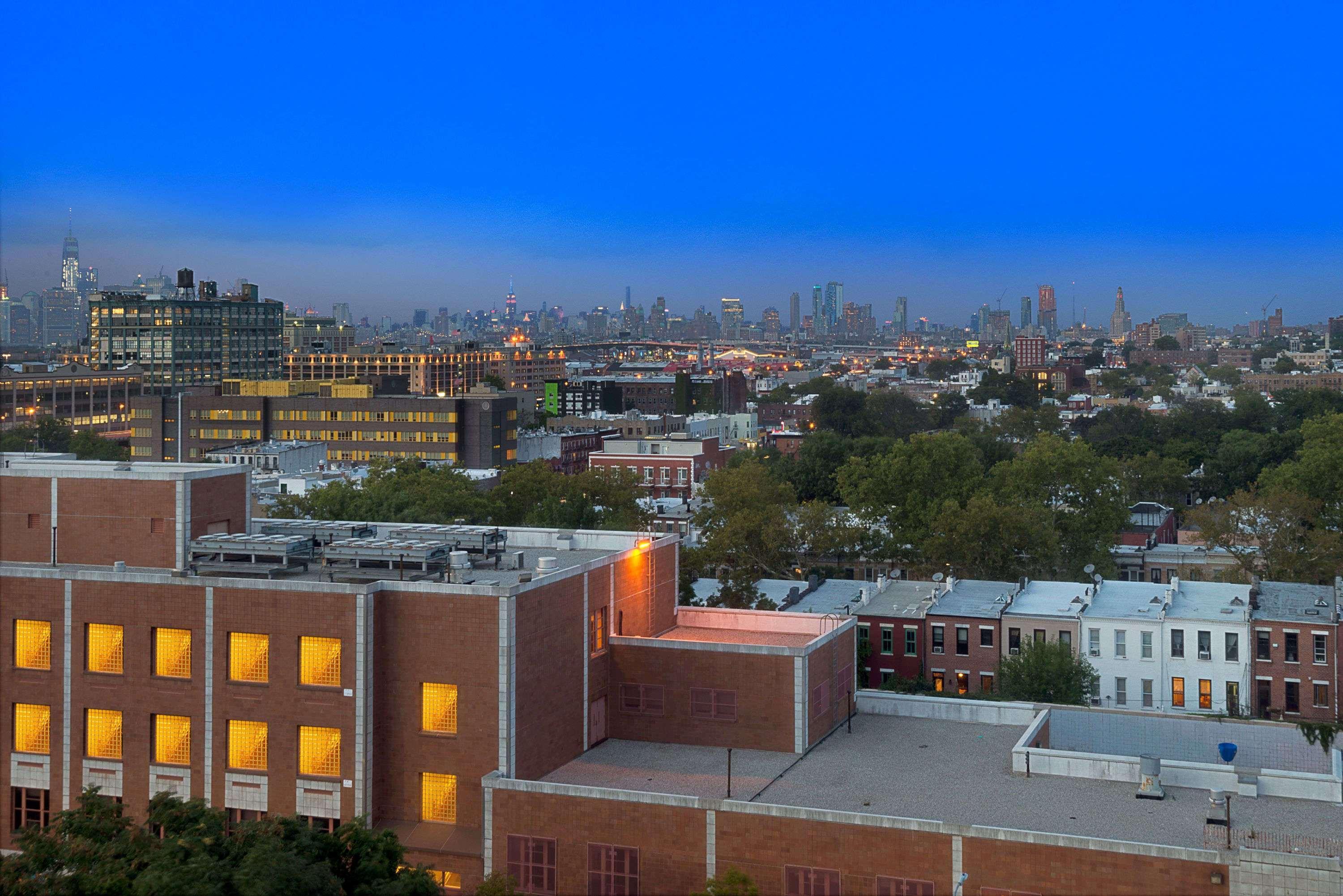 מלון ניו יורק Wyndham Garden Brooklyn Sunset Park מראה חיצוני תמונה
